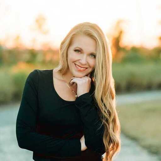 Bethany Harper headshot